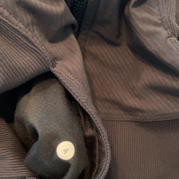 Lulu lemon hooded jacket - Picture 3 of 5